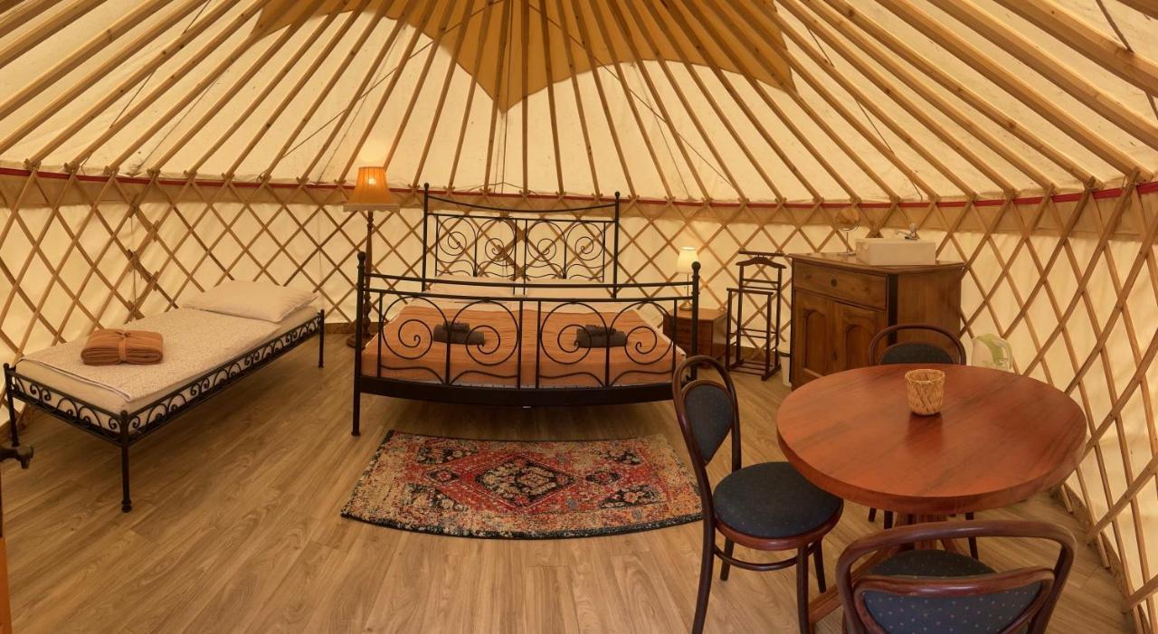Oeko Kemping Es Glamping Tiszadada المظهر الخارجي الصورة